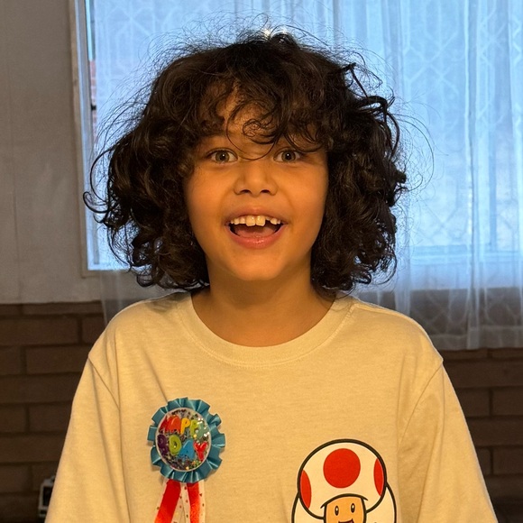 Meet your Poshers - Picture 6 of 6